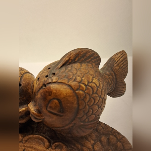 Vintage treasure craft Hawaii fish salt and pepper shakers. - Picture 5 of 8